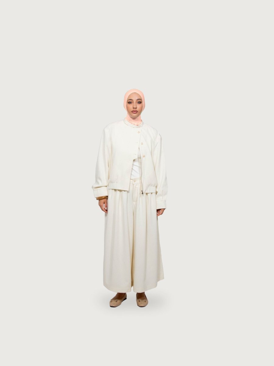 Studio shot recoloured with a peony-blush Classic Signature hijab