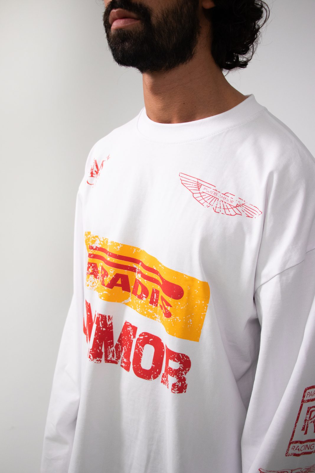 Close-up of the white racing longsleeve print